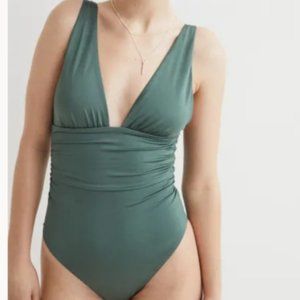 New H&M emerald green swimsuit